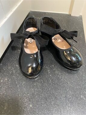 Girls 10.5 Capezio Tyette Tap Shoes